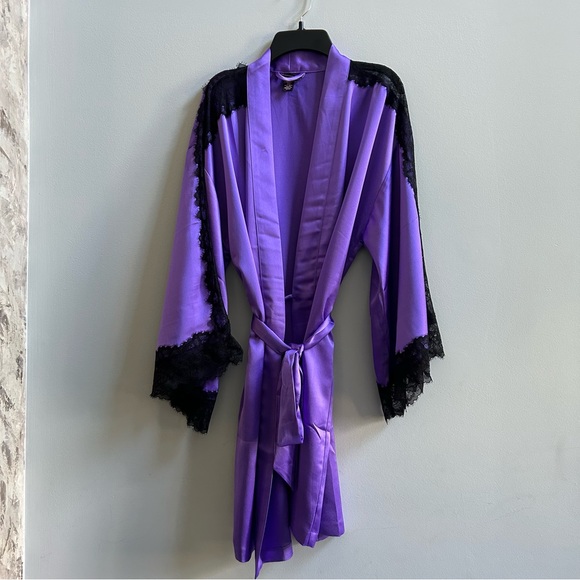 NWOT Victoria’s Secret Purple Black Luxe Collection Lace Trim Kimono Robe, XS/S - Picture 2 of 11